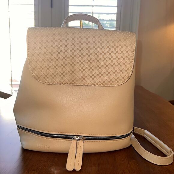 MIKA Beige Vegan Leather Backpack Purse 3-Way Convertible Sling Shoulder Bag EUC - Picture 3 of 9